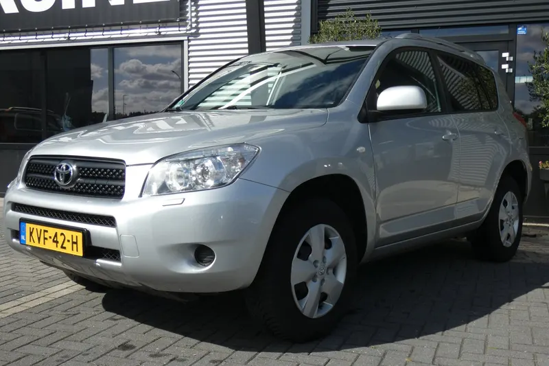 Toyota RAV4 (2008)