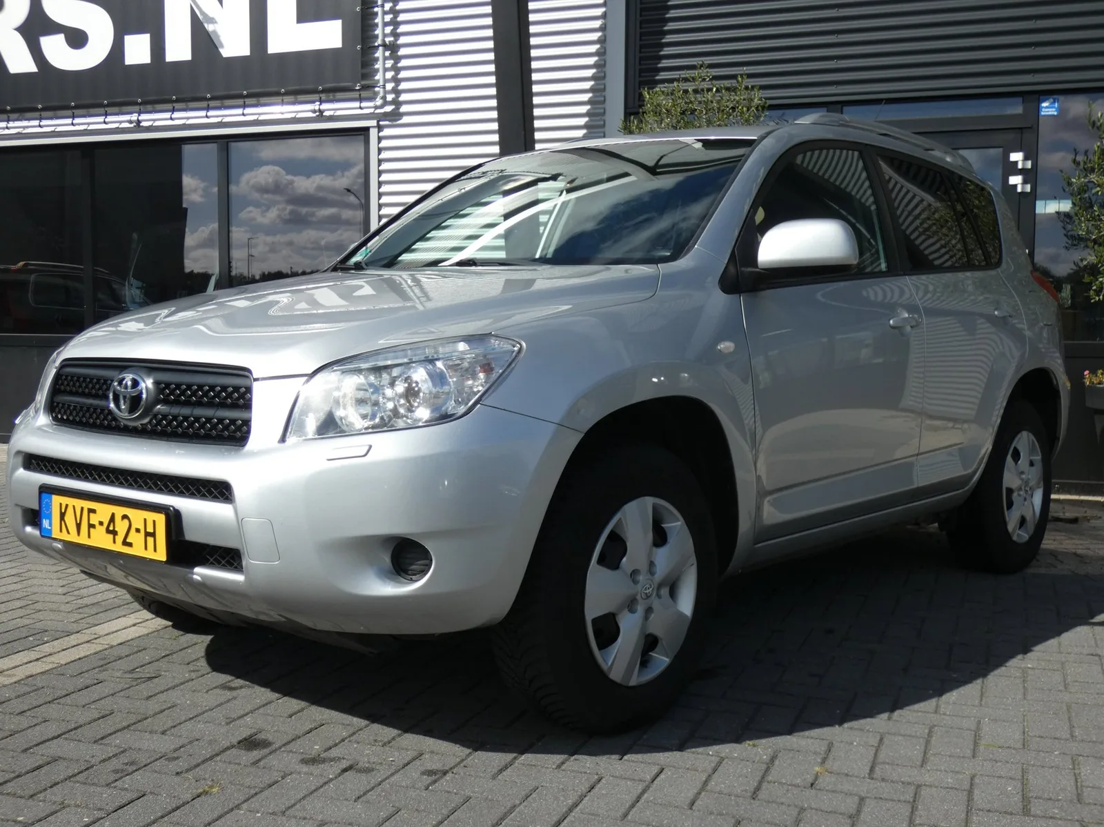 Toyota RAV4 (2008) — foto 1