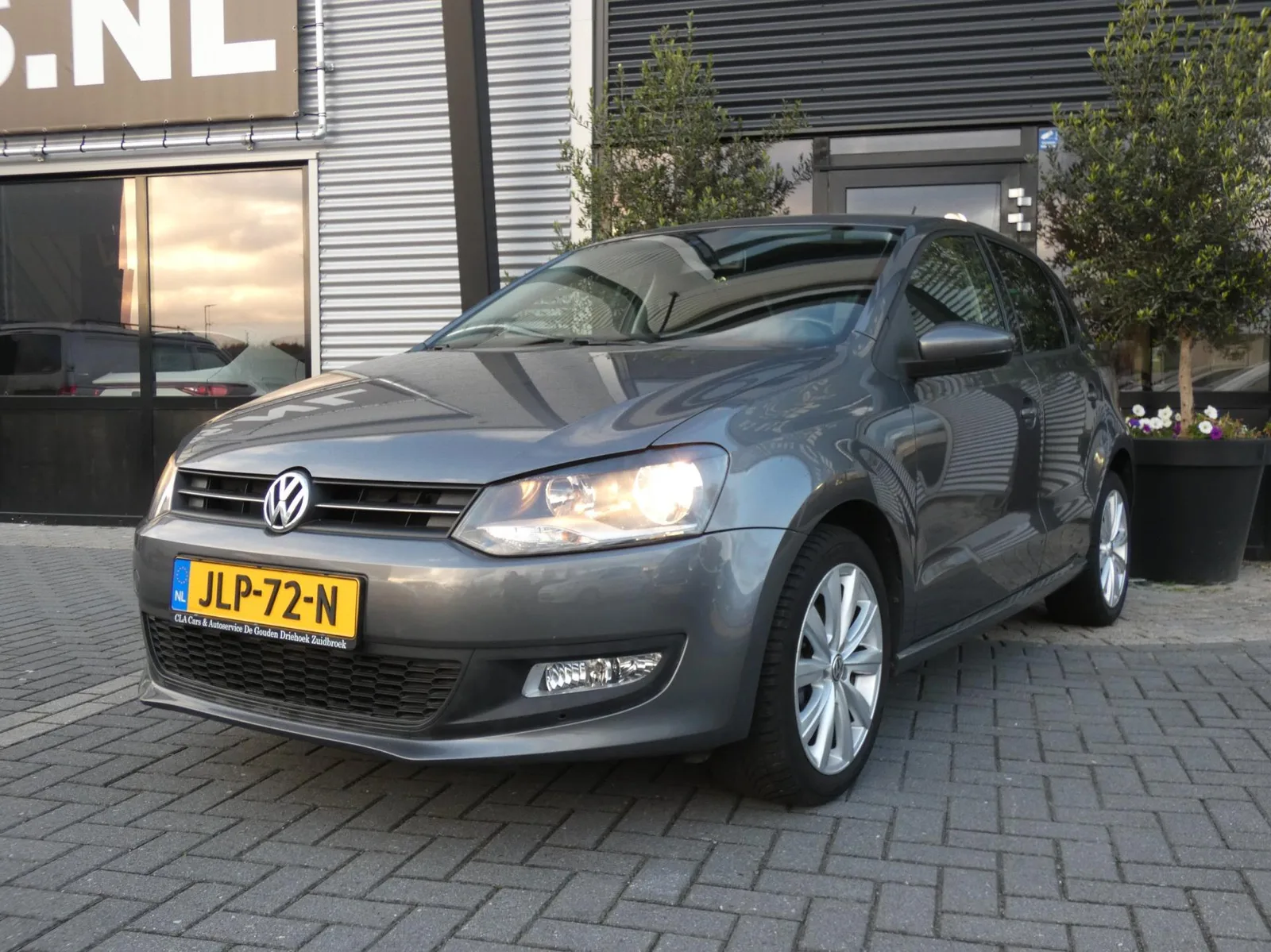 Volkswagen Polo (2010) — foto 1