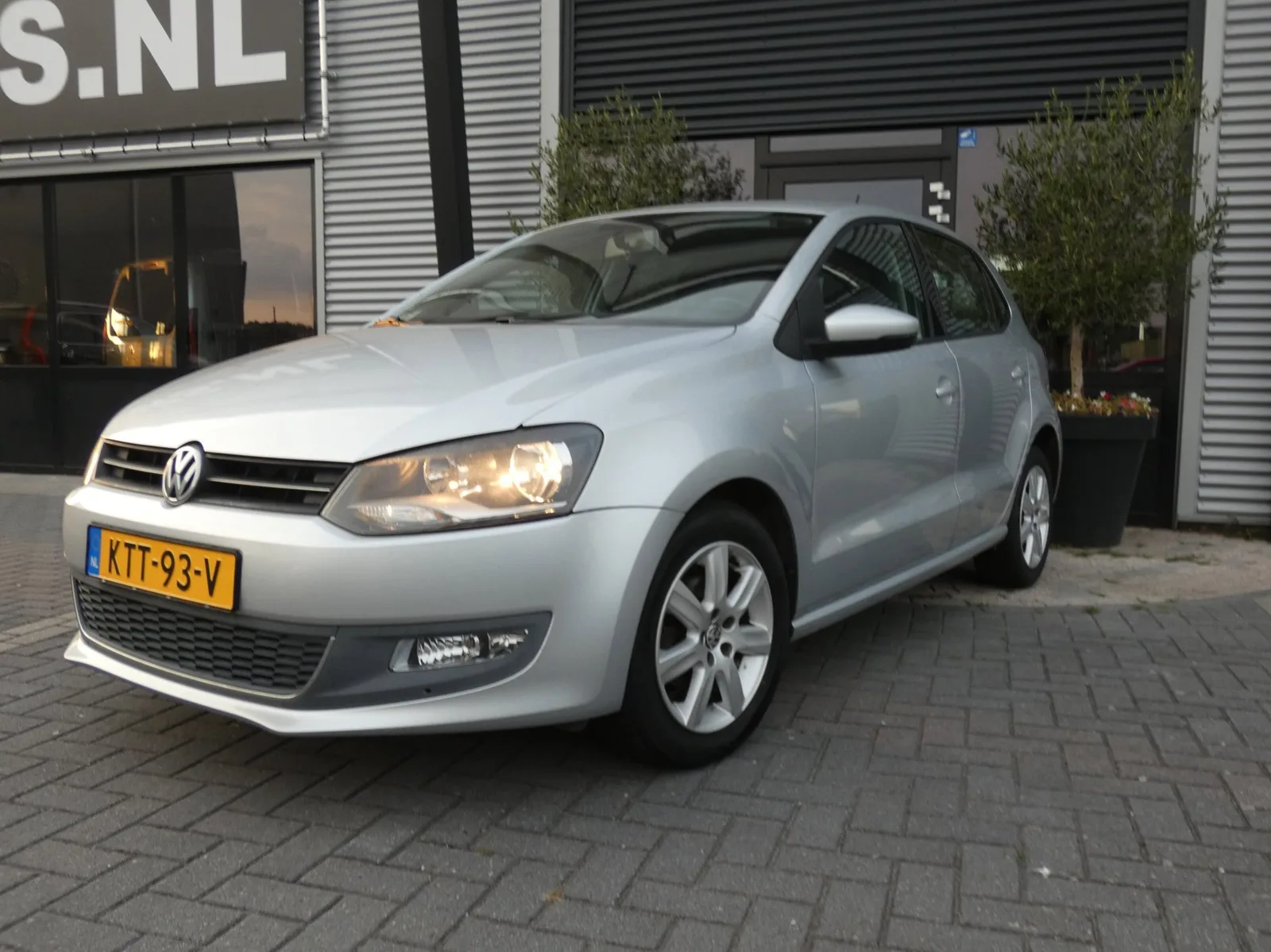 Volkswagen Polo (2009) — foto 1
