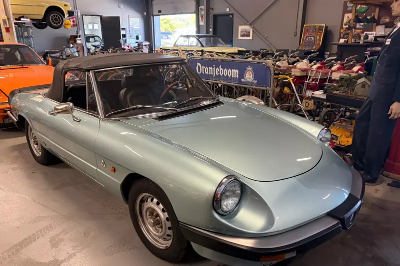Alfa Romeo Spider (1983)