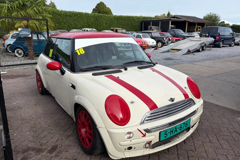 MINI Cooper (2001)