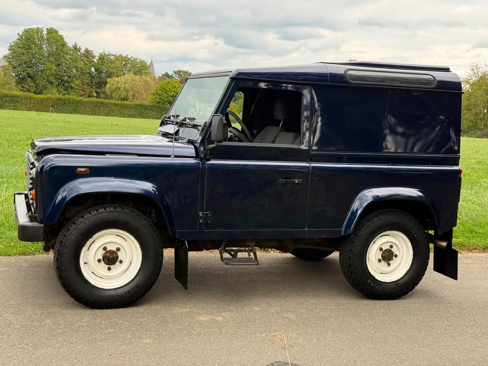 Land Rover Defender (2004) — foto 1