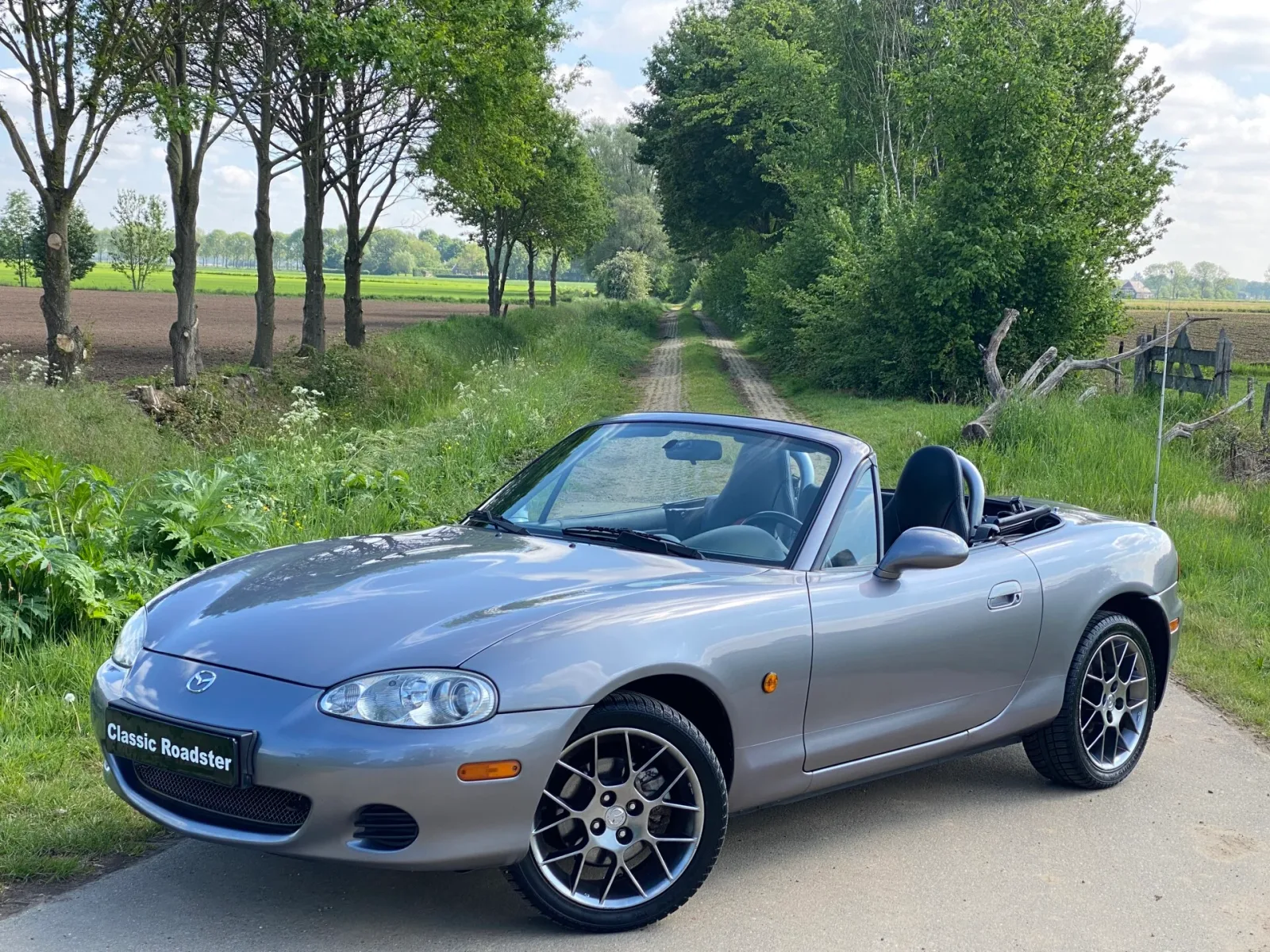 Mazda MX-5 (2004) — foto 1