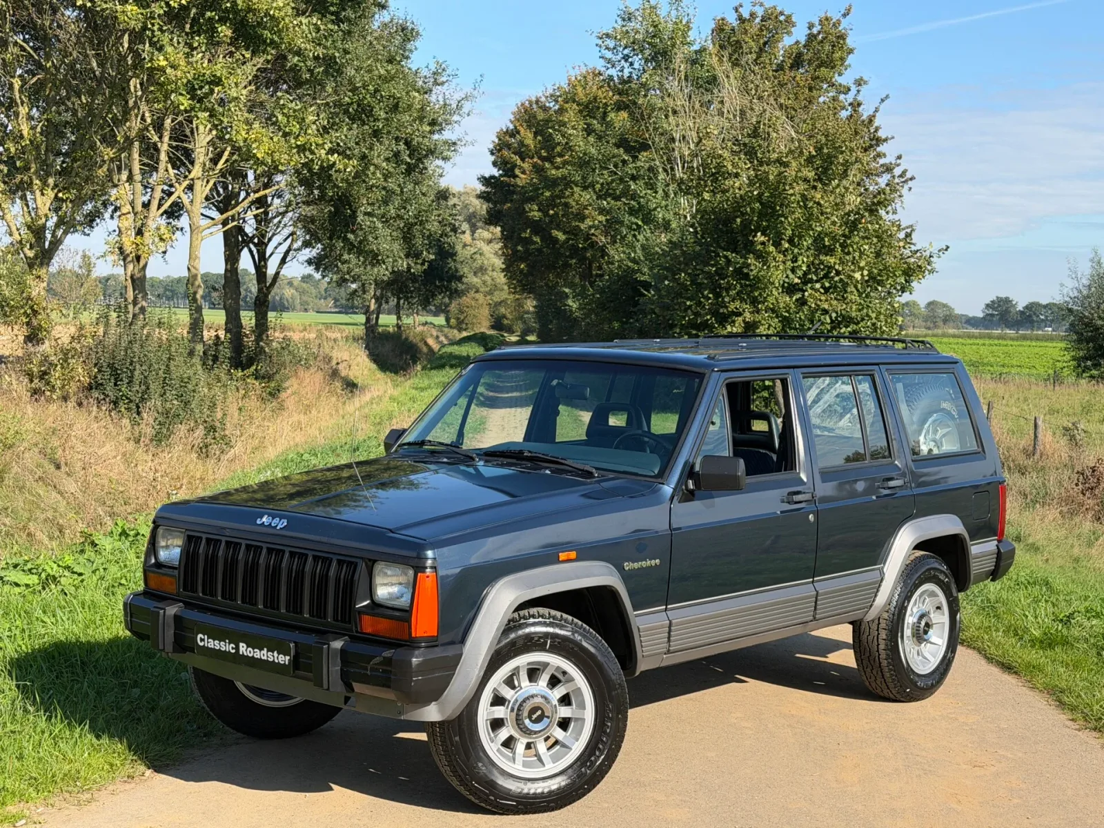 Jeep Cherokee (1988) — foto 1