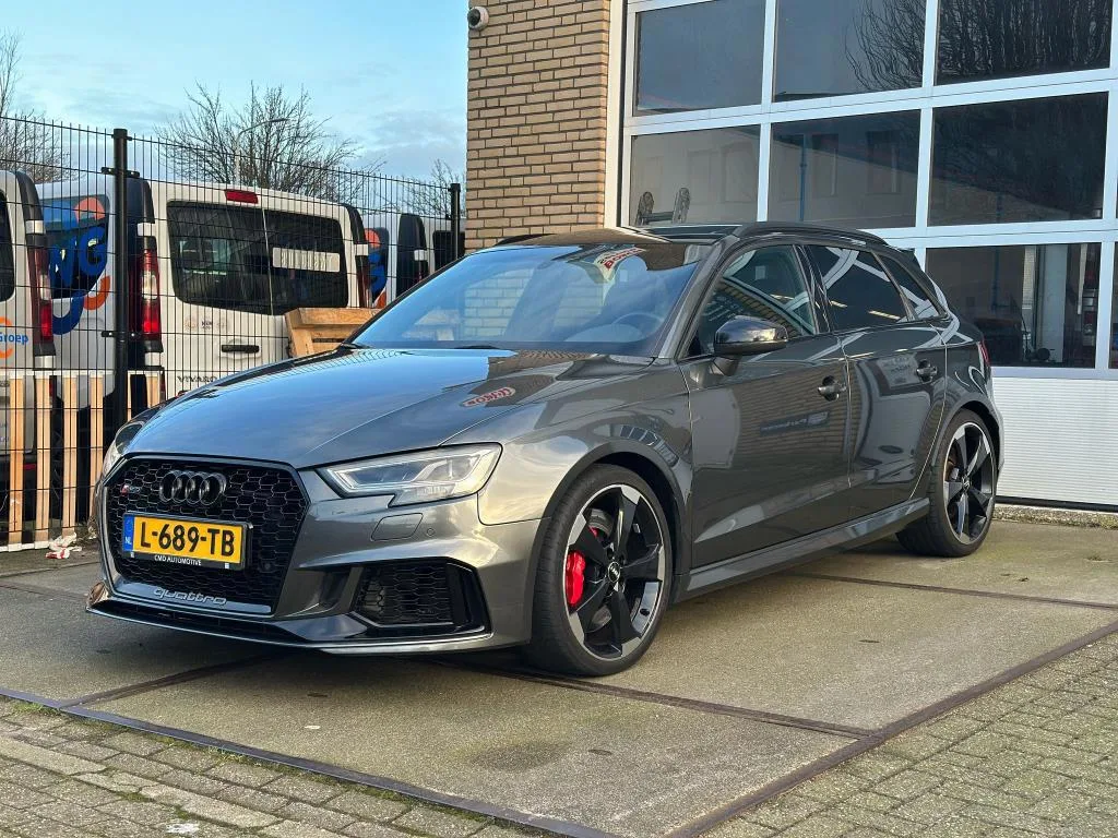 Audi RS 3 Sportback (2019) — foto 1