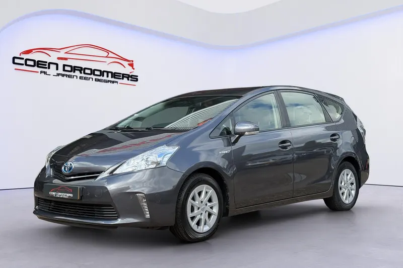 Toyota Prius Wagon (2014)