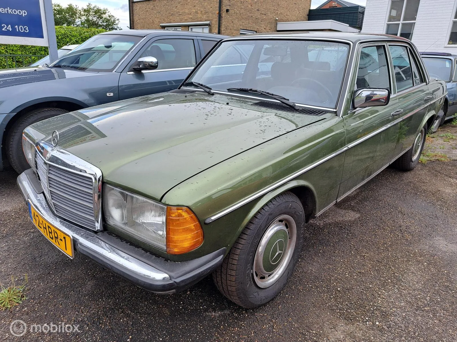 Mercedes-Benz 200-Serie (1983) — foto 1