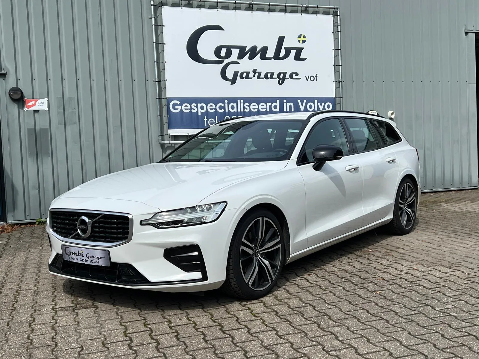 Volvo V60 (2019) — foto 1