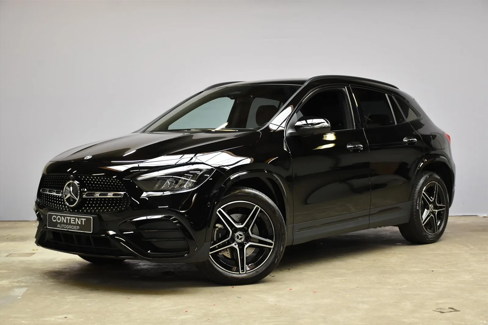 Mercedes-Benz GLA (2025) — foto 1