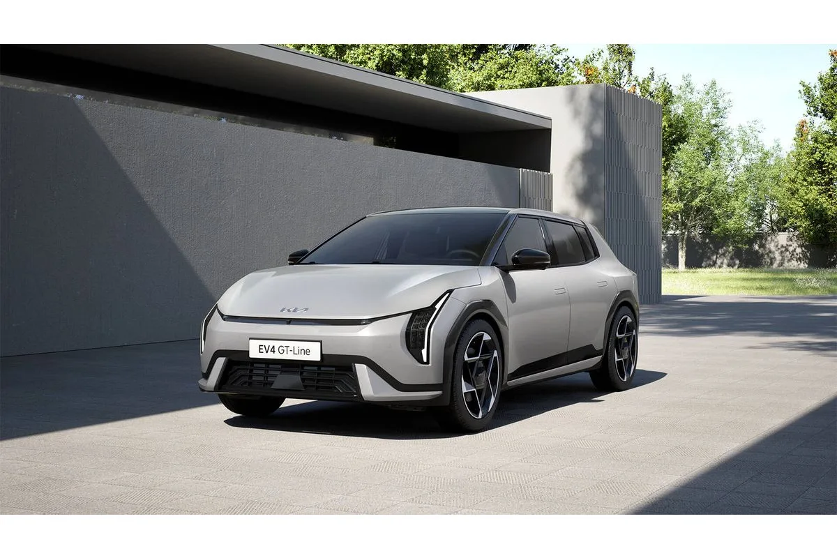 Kia EV4 (2026) — foto 1