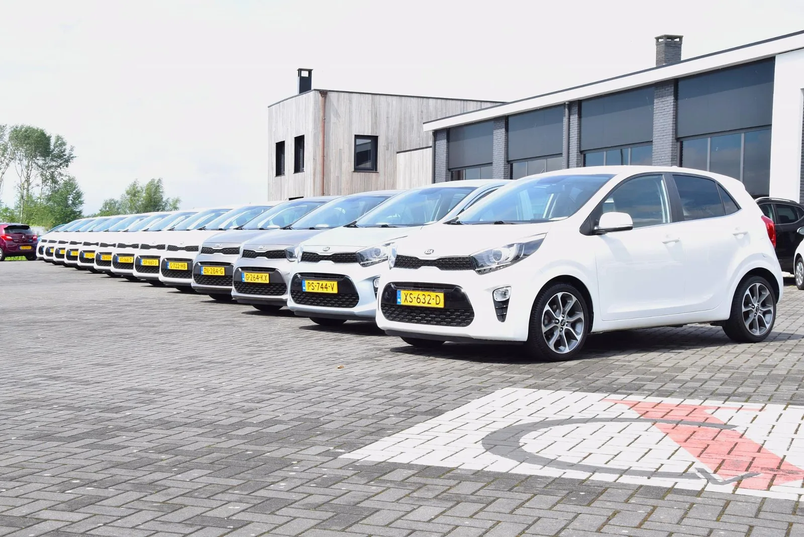 Kia Picanto (2020) — foto 1