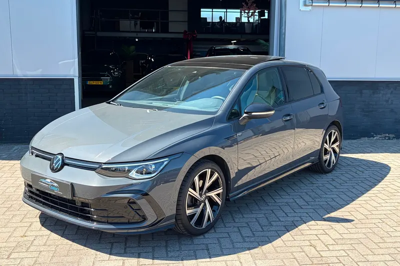 Volkswagen Golf (2024)