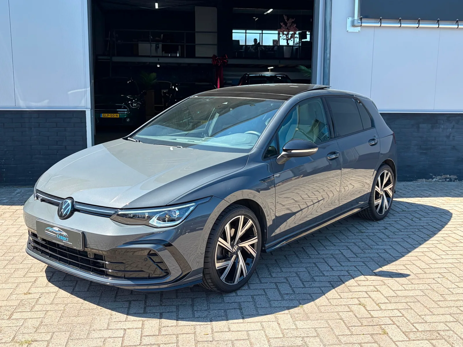Volkswagen Golf (2024) — foto 1