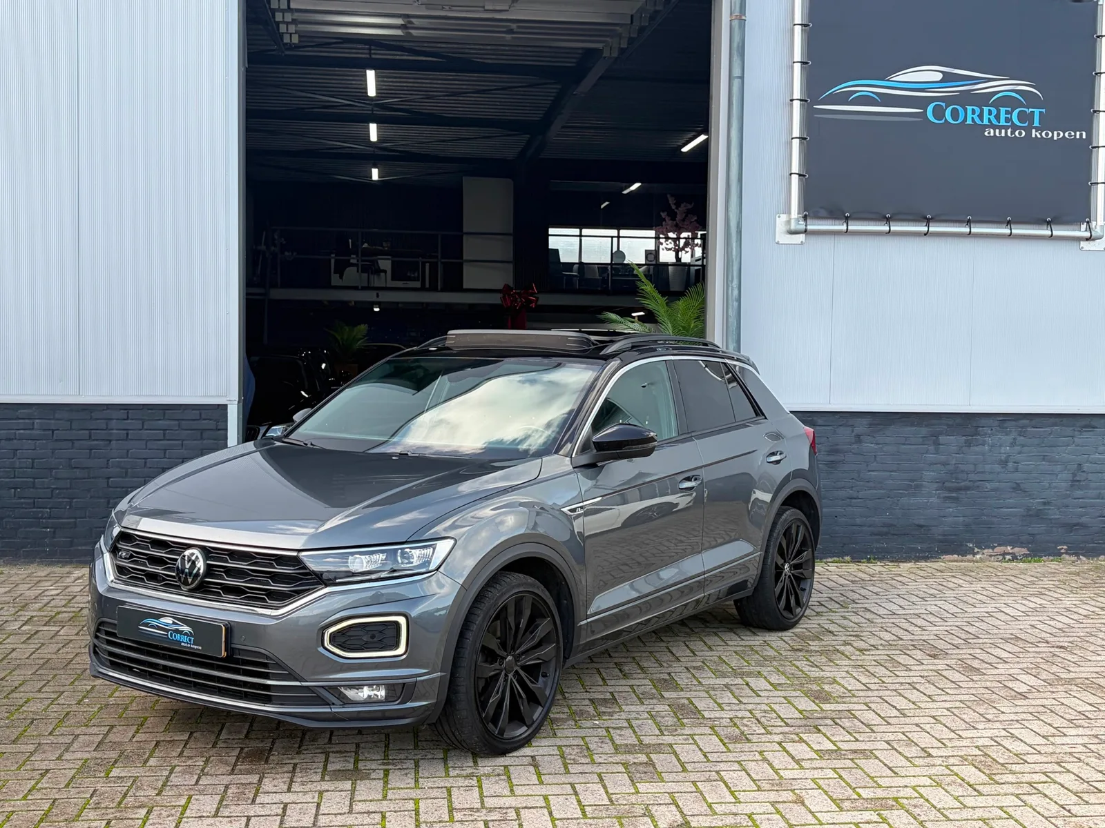 Volkswagen T-Roc (2022) — foto 1