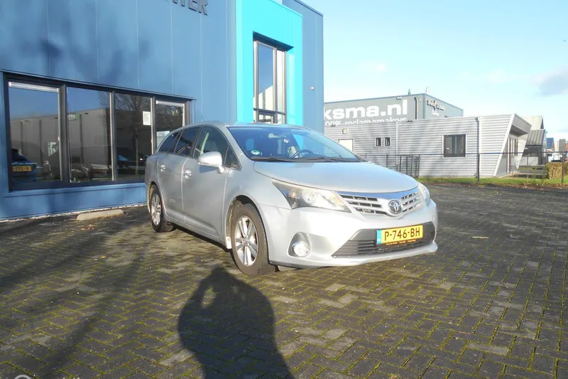 Toyota Avensis (2013)