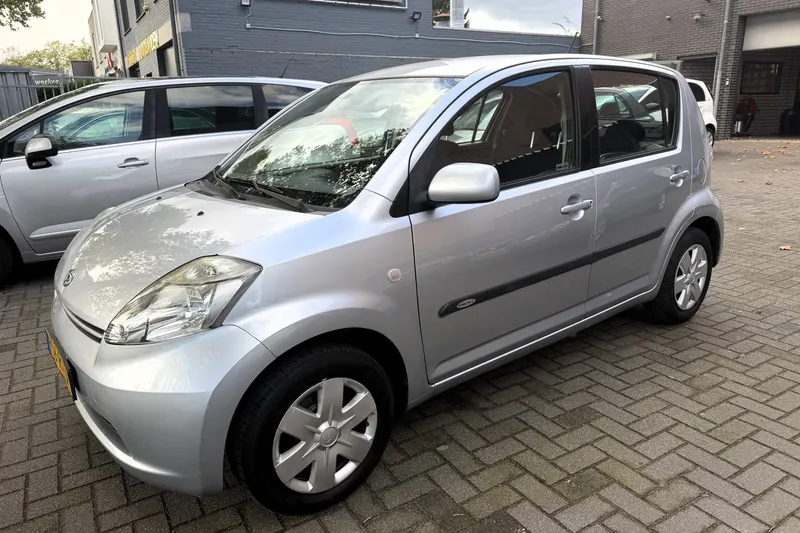 Daihatsu Sirion (2005)
