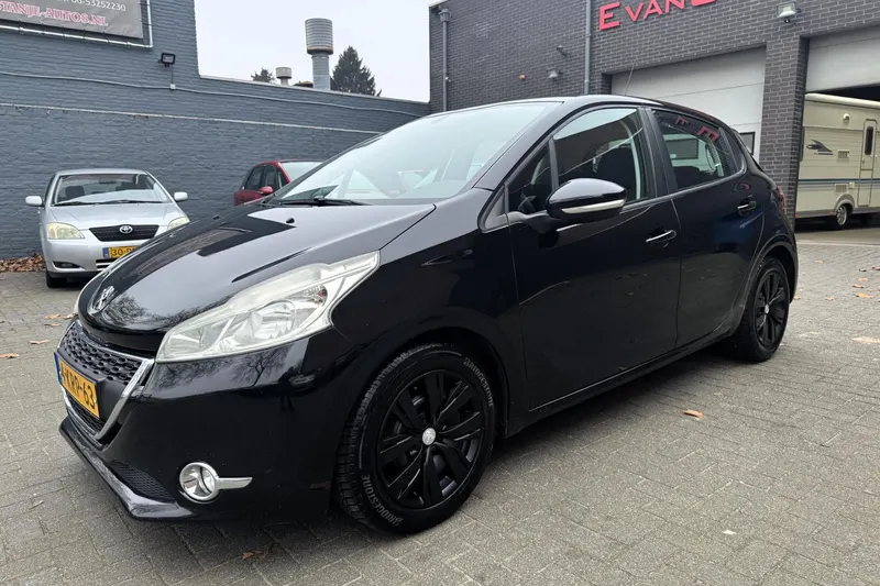 Peugeot 208 (2013)