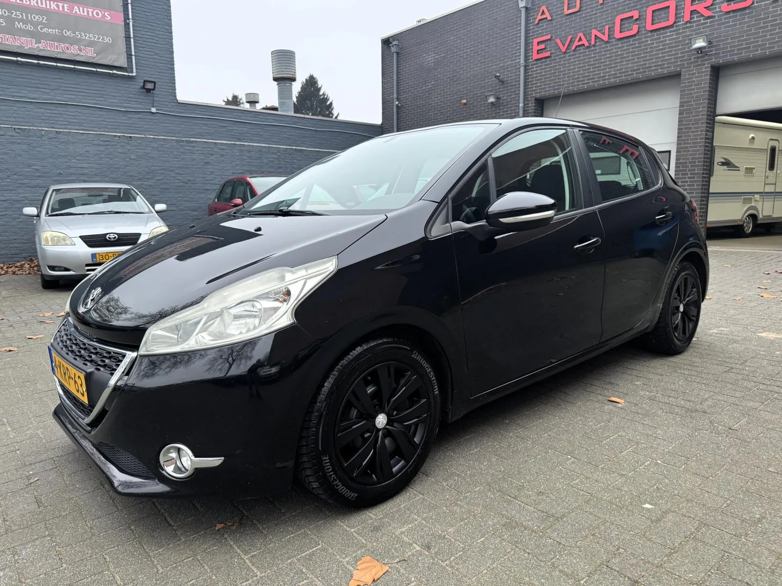 Peugeot 208 (2013) — foto 1