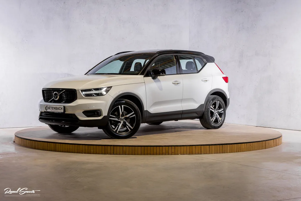 Volvo XC40 (2019) — foto 1