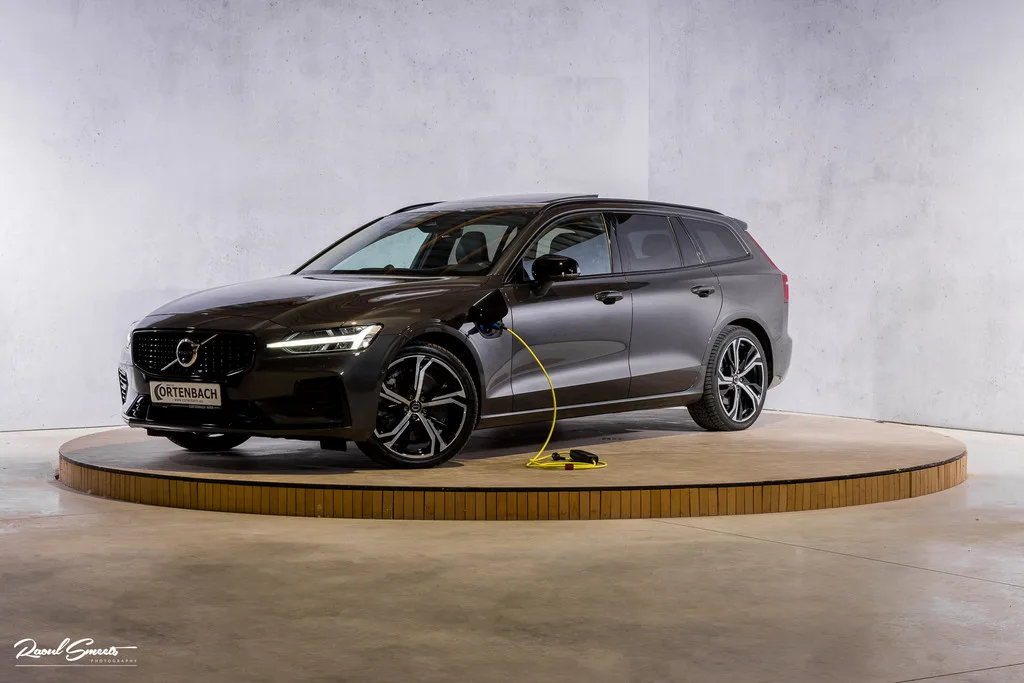 Volvo V60 (2023) — foto 1