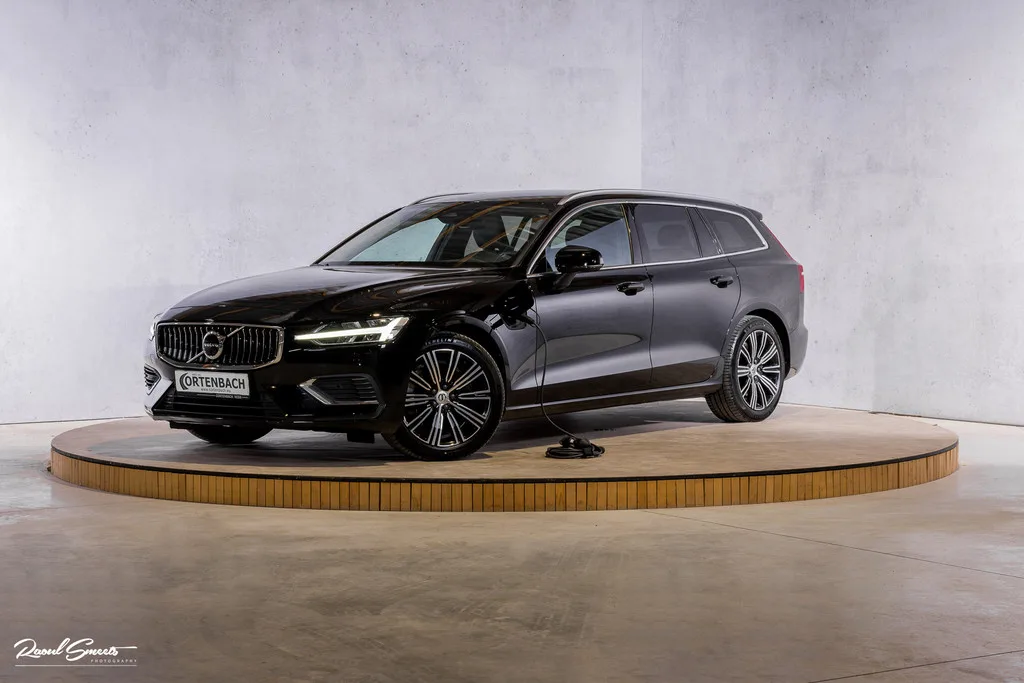 Volvo V60 (2023) — foto 1