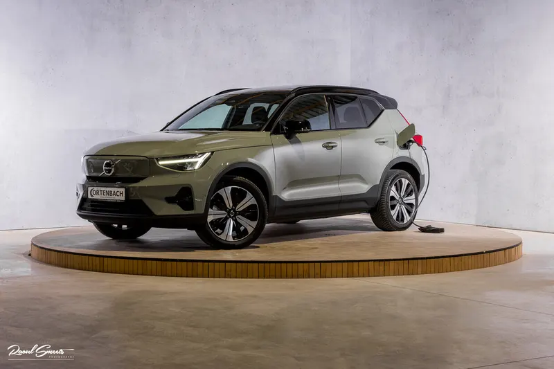 Volvo XC40 (2023)
