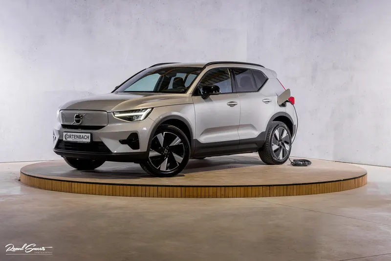 Volvo XC40 (2023)