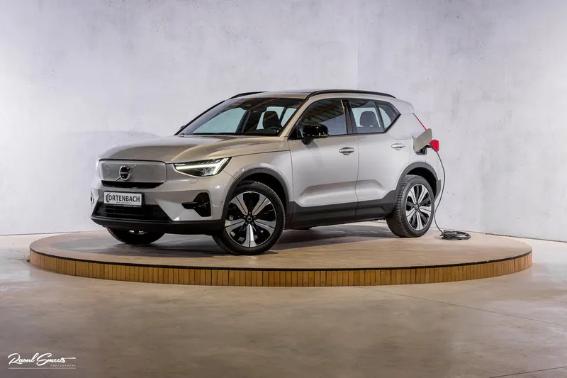 Volvo XC40 (2023)