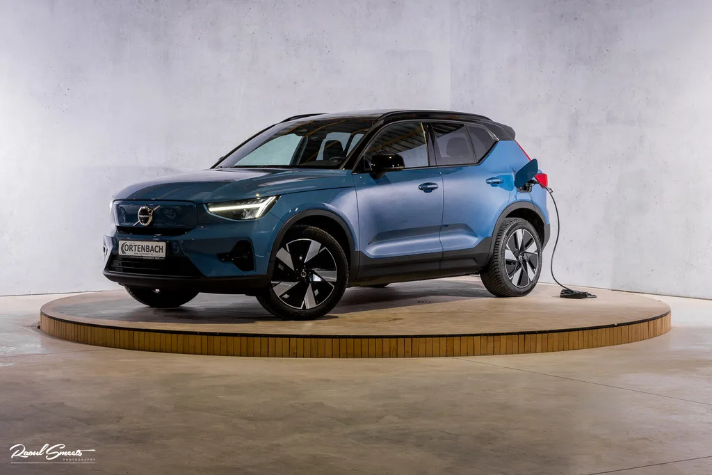 Volvo XC40 (2023) — foto 1