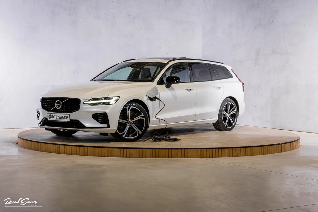 Volvo V60 (2023) — foto 1