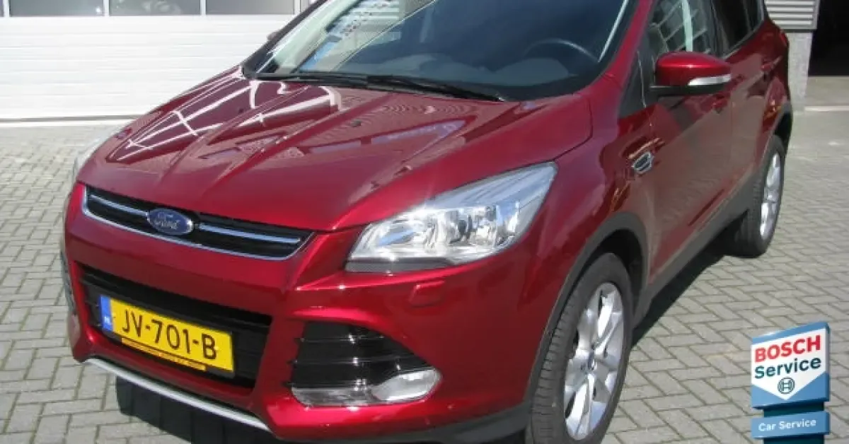 Ford Kuga (2015) — foto 1