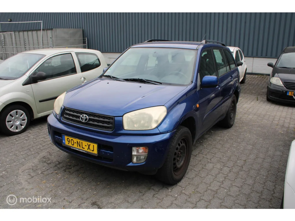 Toyota RAV4 (2001) — foto 1