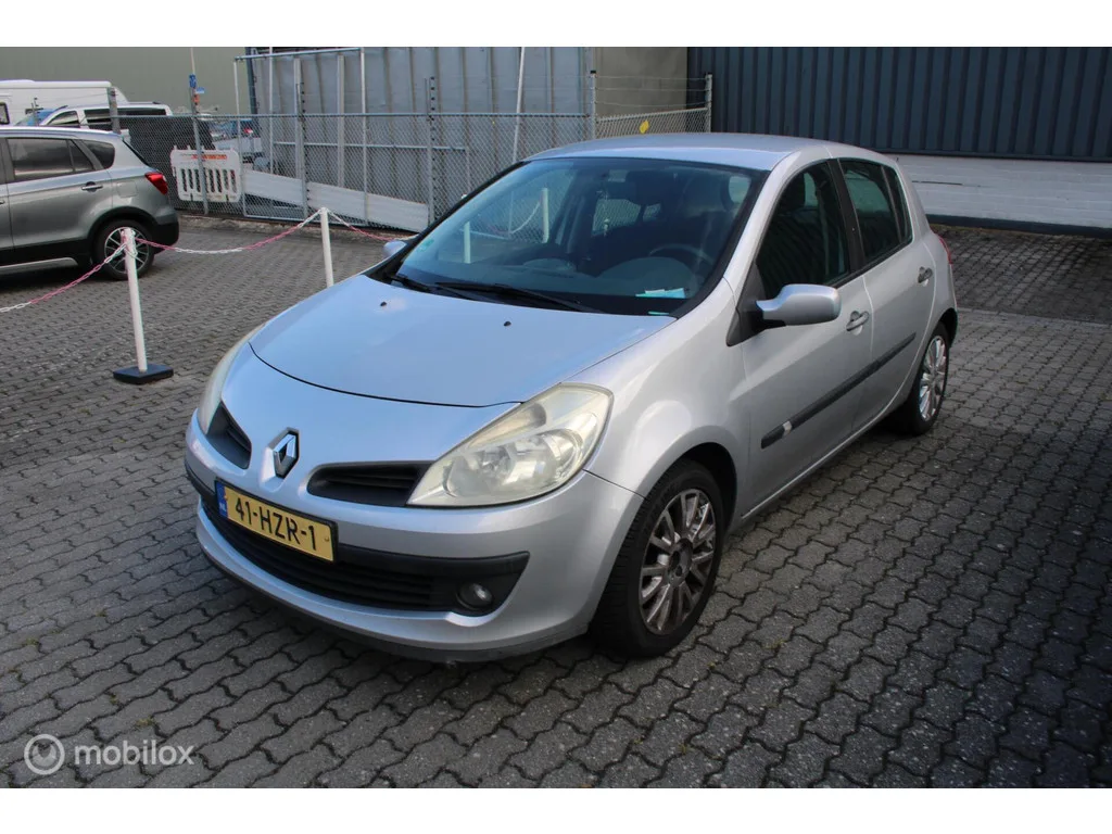 Renault Clio (2009) — foto 1