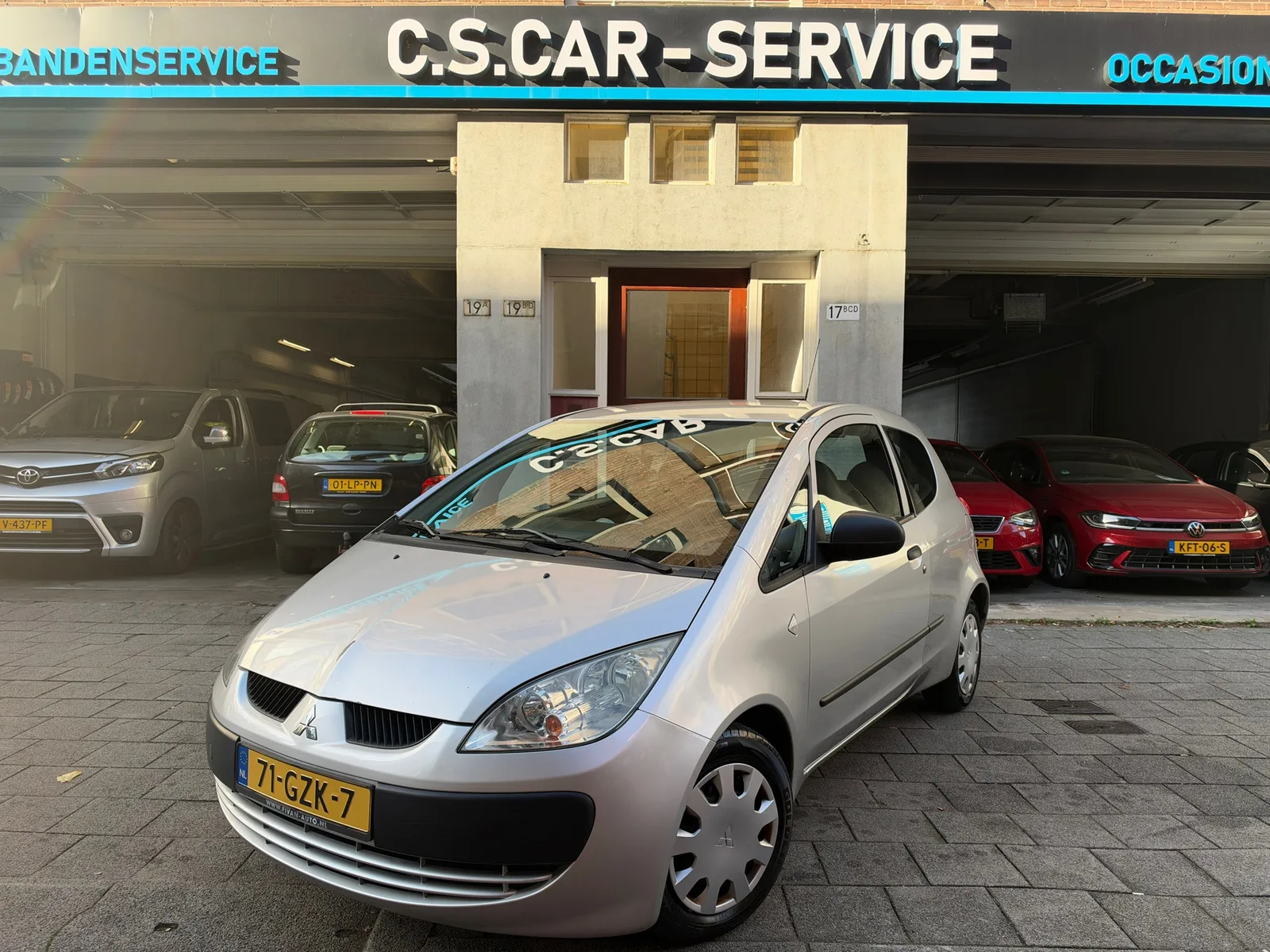 Mitsubishi Colt (2008) — foto 1