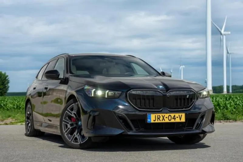 BMW i5 (2024)