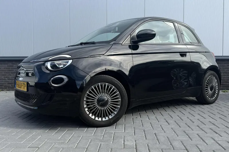 Fiat 500 (2022)