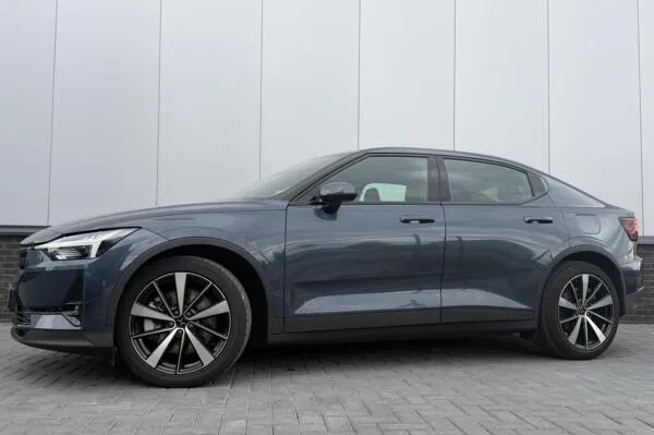 Polestar 2 (2022) — foto 1
