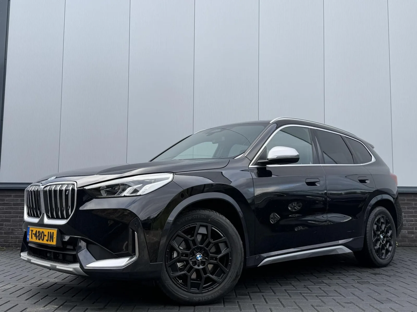 BMW iX1 (2023) — foto 1