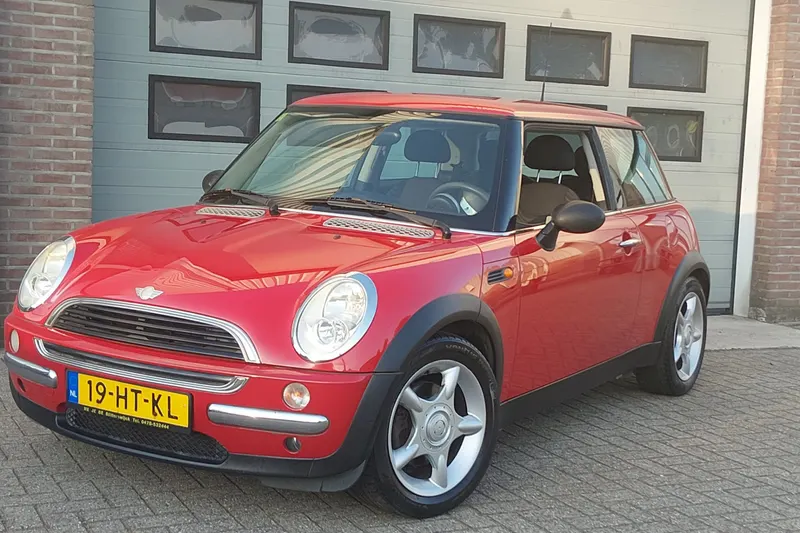 MINI One (2001)