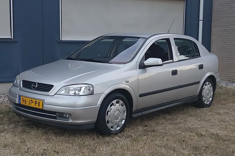 Opel Astra (2002)
