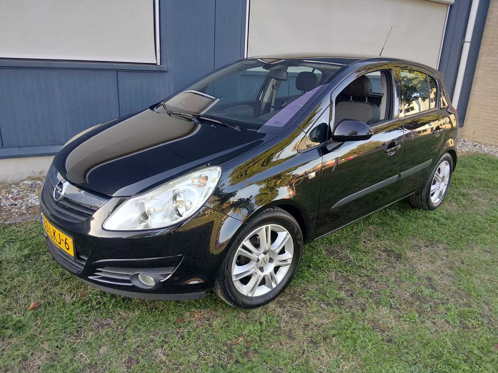 Opel Corsa (2010) — foto 1