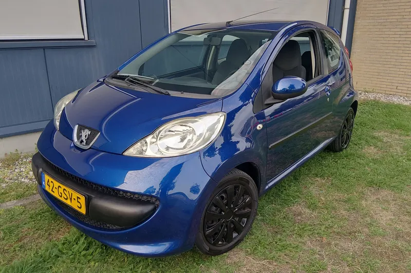 Peugeot 107 (2008)