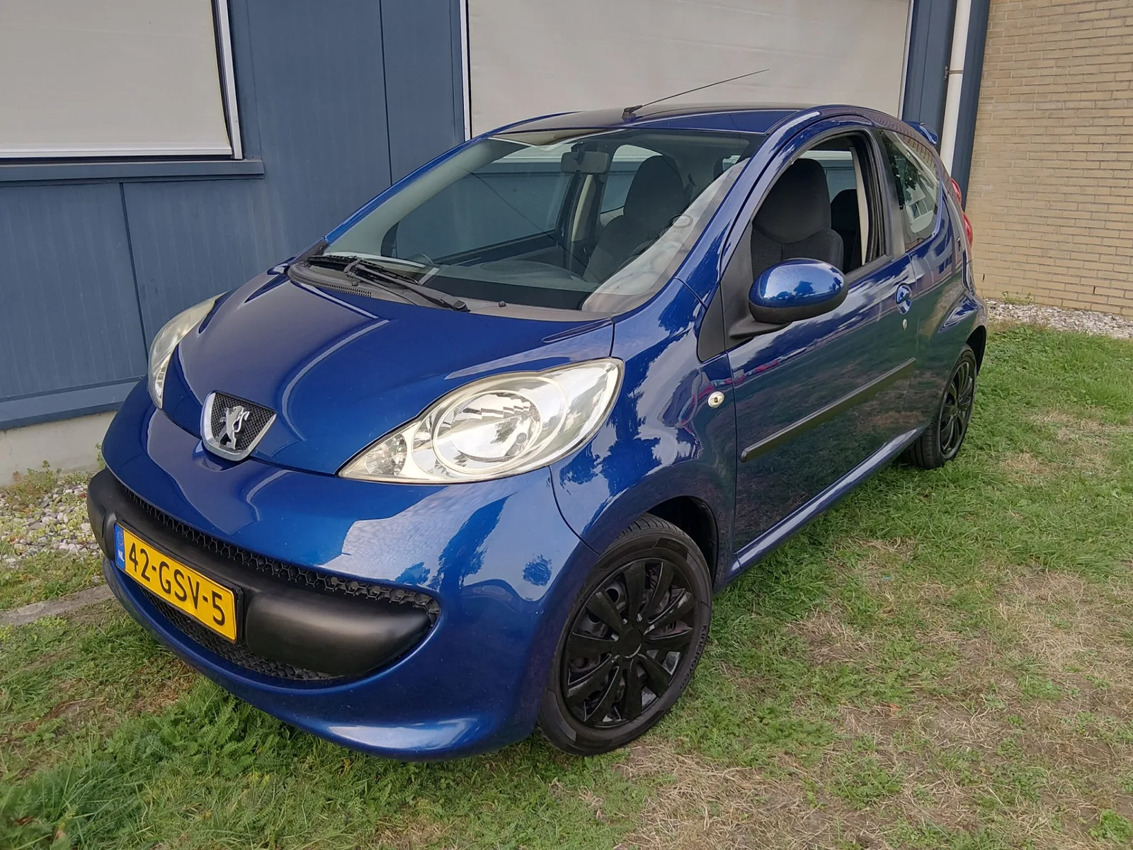 Peugeot 107 (2008) — foto 1