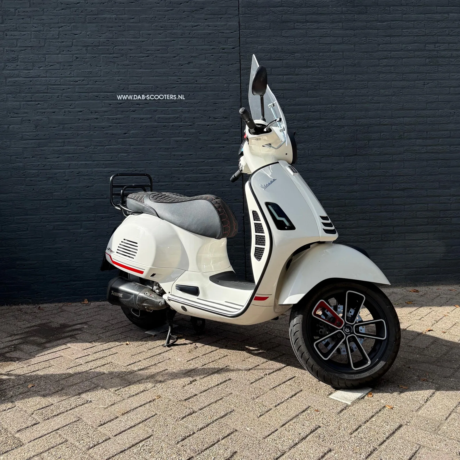 Piaggio GTS 300 (2022) — foto 1