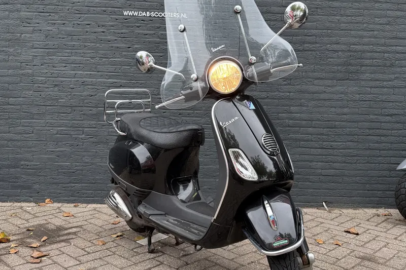 Vespa LX 50 (2011)