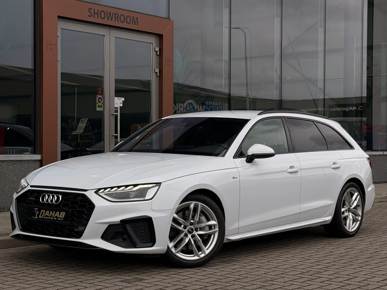 Audi A4 (2024) — foto 1