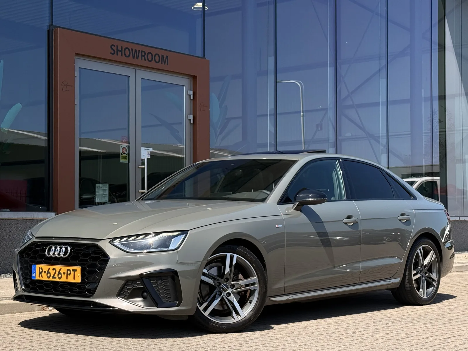 Audi A4 (2022) — foto 1