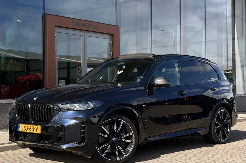 BMW X5 (2023)