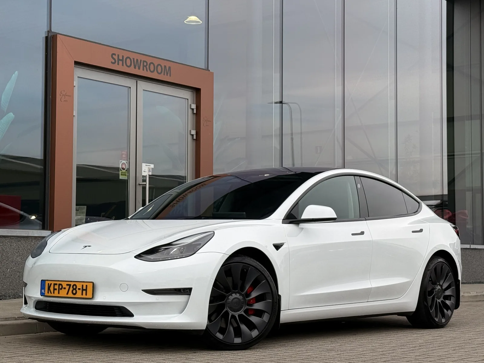 Tesla Model 3 (2021) — foto 1
